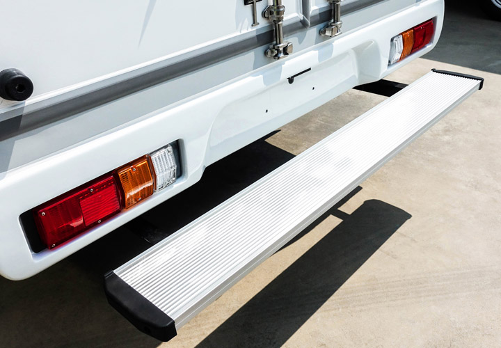 Features & Specifications — Cargo Box